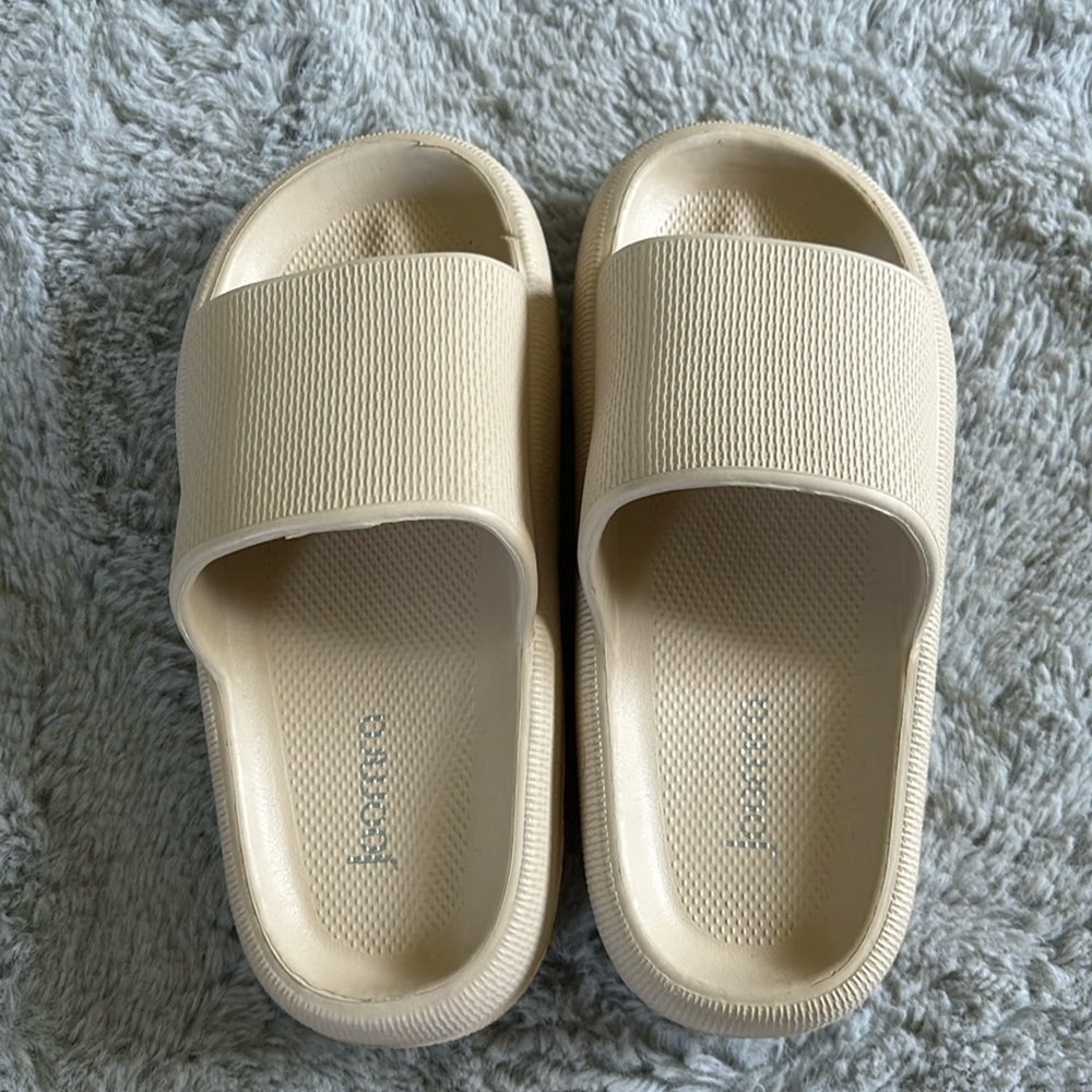 beach/shower slides